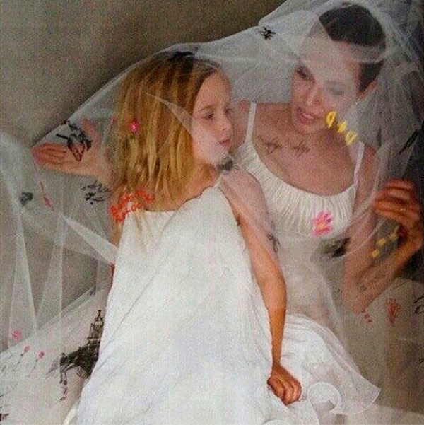 angelina-jolie-vivienne-jolie-pitt-wedding