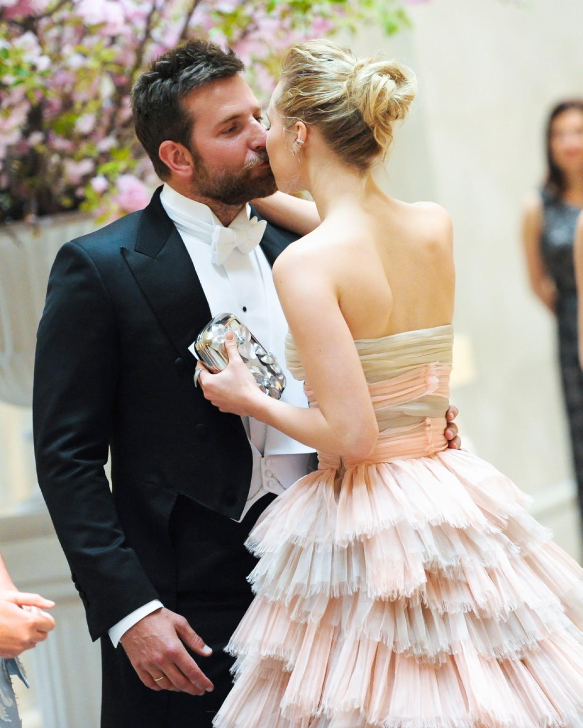 bradley-cooper-suki-waterhouse