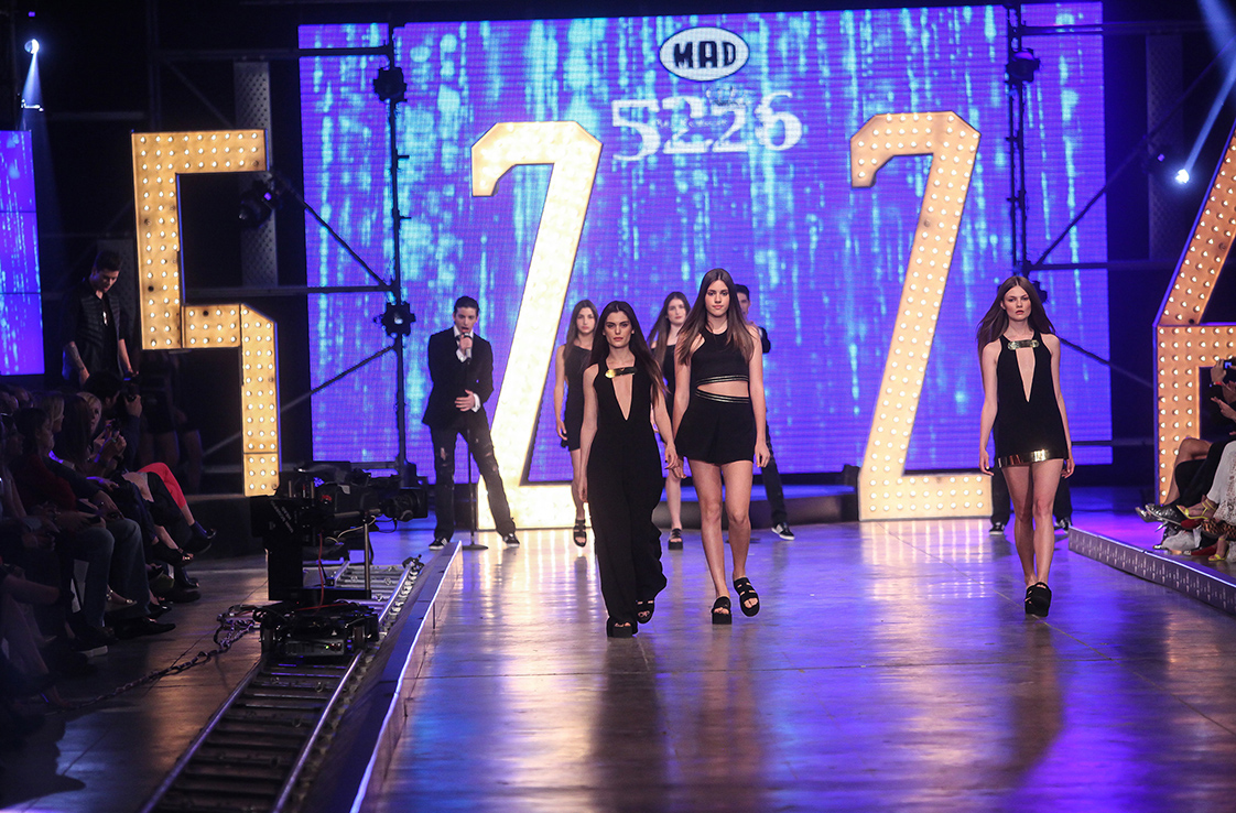CATWALK 5226 CELIA KRITHARIOTI 3