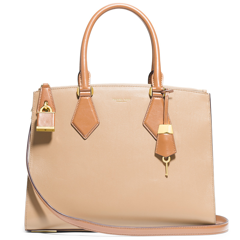 1438711439-hbz-taylor-swift-michael-kors-embed