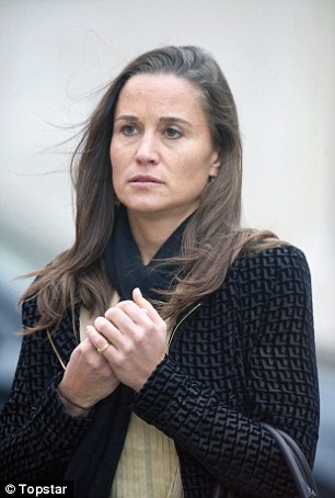2d82ec2600000578-3277511-troubled careworn and without a hint of make up pippa middleton -a-1 1445123318515