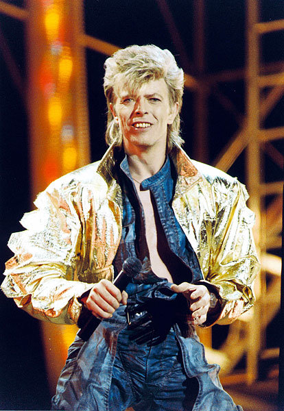 19june1987-david-bowie-fashion-evolution_valiaxeni.jpg