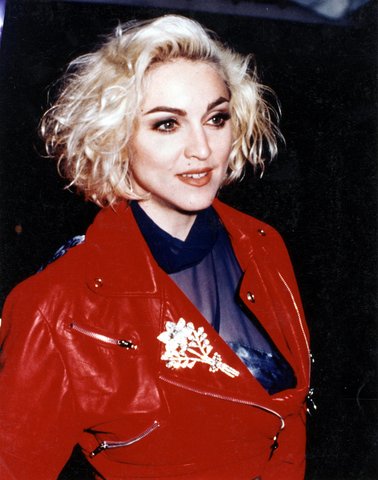 11-blondes-dark-roots.jpg