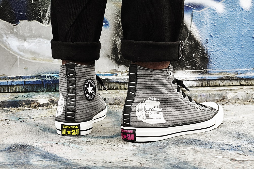 Converse_Chuck_Taylor_All_Star_Sex_Pistols_-_Bus_In_Street_33880.jpg