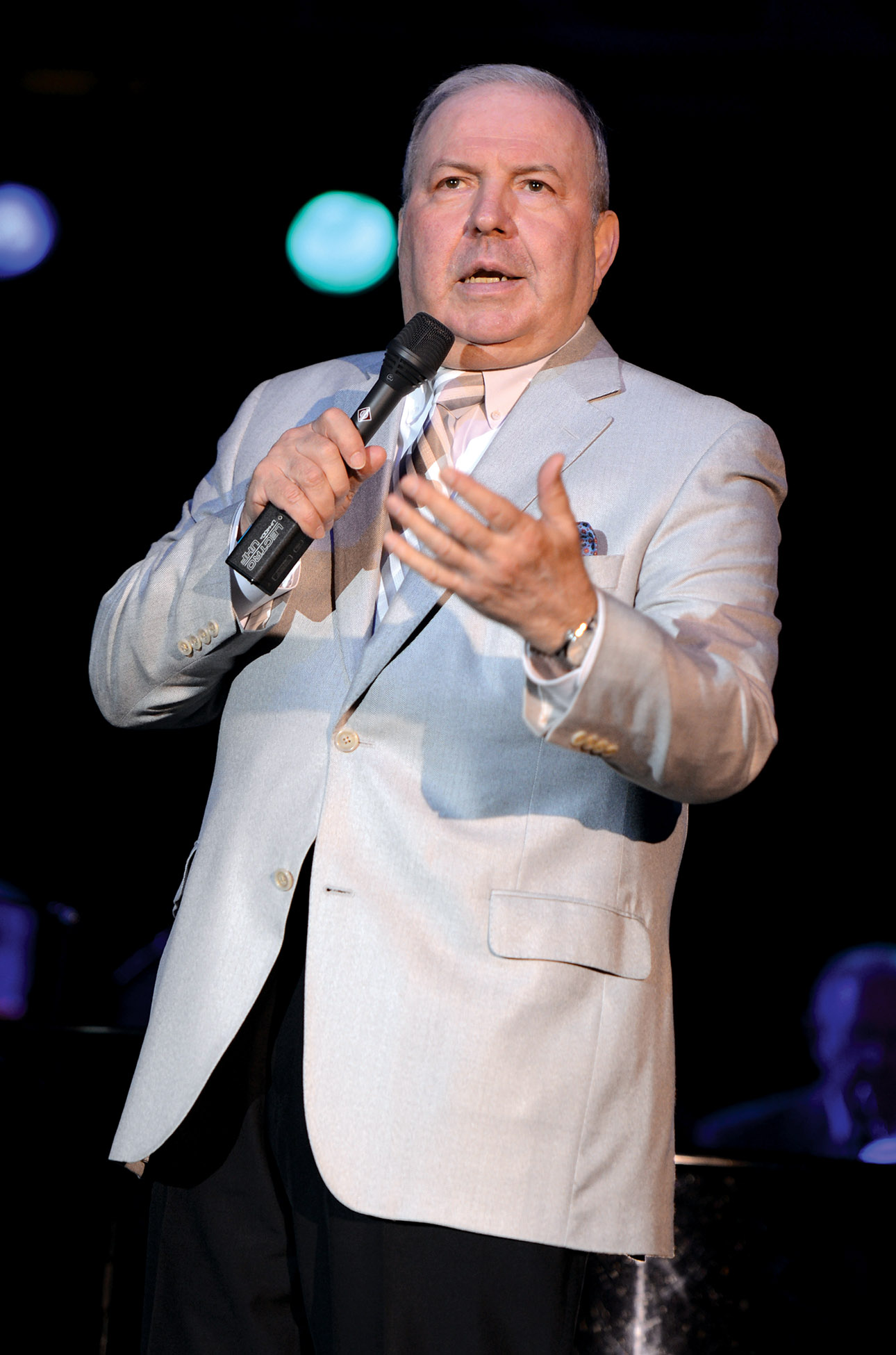 http://vegasseven.com/files/2015/06/frank_sinatra_jr_by_larry_marano_getty_images_WEB.jpg