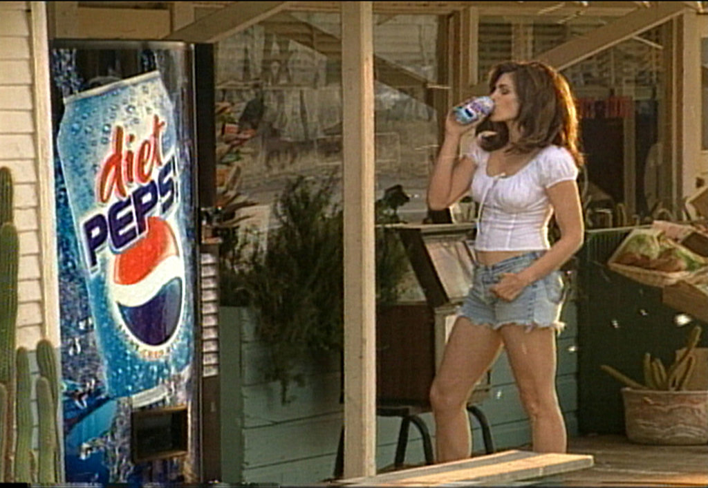 She-Starred-One-Most-Iconic-Super-Bowl-Ads-Ever.jpg
