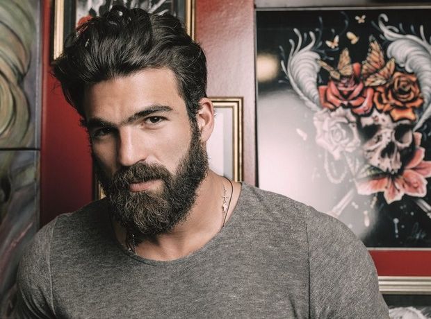 http://www.ladylike.gr/articles/celebs/article3596581.ece/ALTERNATES/w620/dimitris-alexandrou-people-108-2.jpg