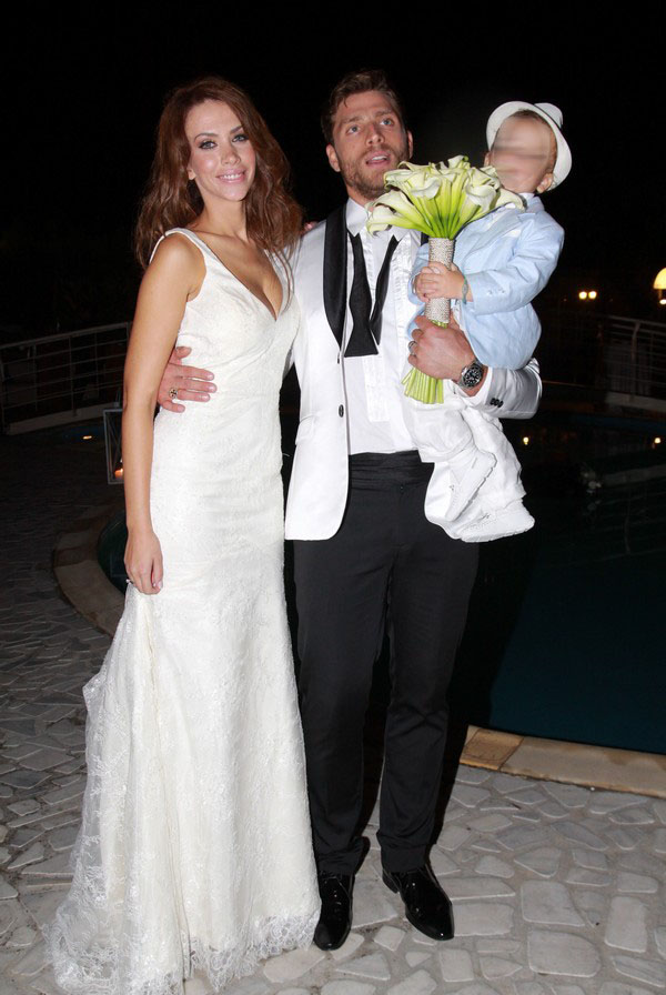 http://www.missbloom.gr/files/pics/2014/%CE%91-SEPTEMBER/Celebs/news/gamos/0344_ELI_GELEVESAKI_GIORGOS_MANIKAS_1692014.jpg