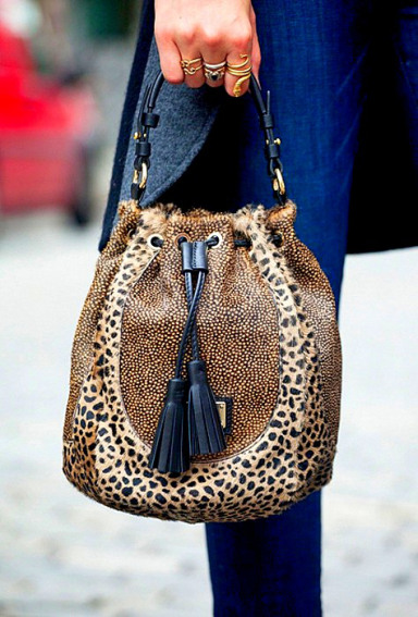 bucket-bagsalvatore-ferragamo-bucketbag