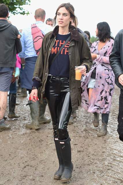 alexa-chung-2-vogue-27jun16-getty b 426x639