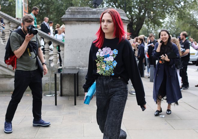 05-neon-hair-street-style-ss17