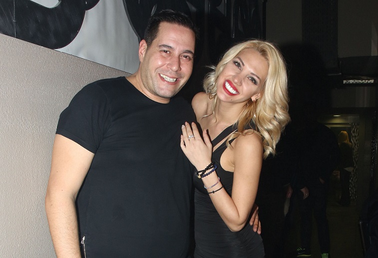 http://www.peoplegreece.com/wp-content/uploads/2016/11/07/valentino-sasa-mpasta.jpg