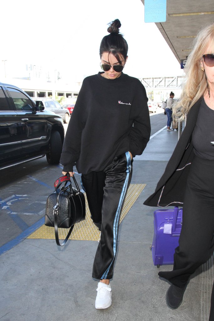 kendall-jenner-spotted-lax-cozy-pair-track-pants