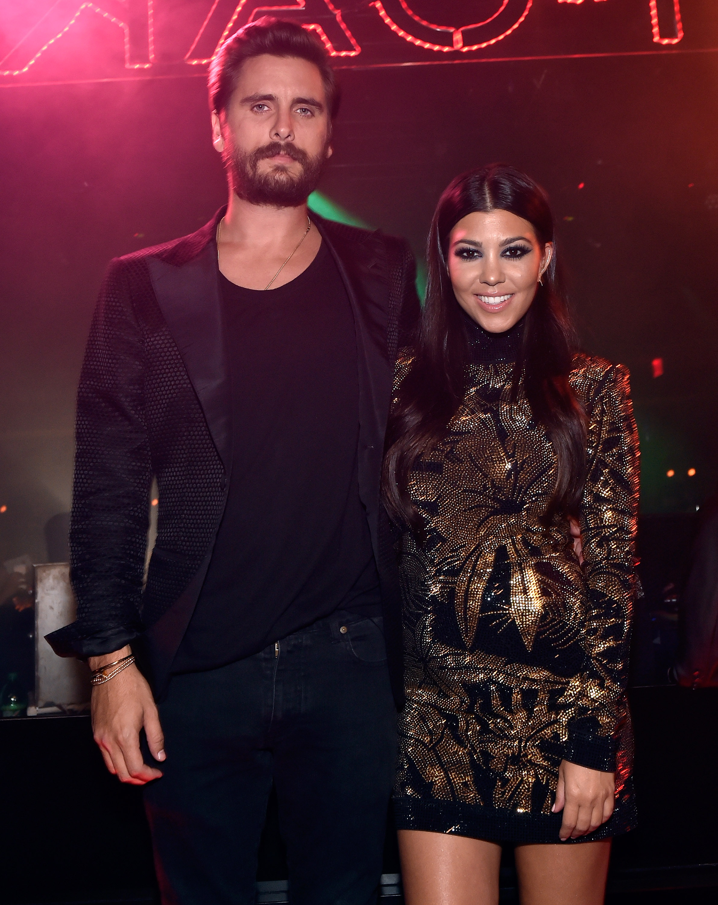 http://images.lifeandstylemag.com/uploads/posts/image/106327/scott-disick-kourtney-kardashian.jpg