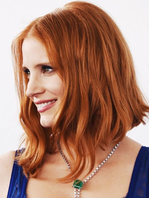 jessica-chastain-kare-kokkina-mallia
