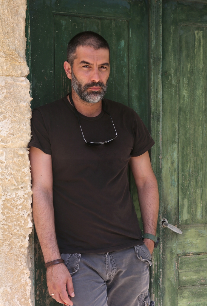 i_lexi_poy_de_les_-_vasilis_mpismpikis