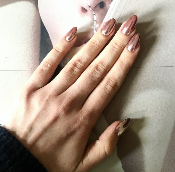 rose gold nails 3