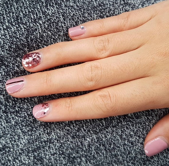 rose gold nails 4