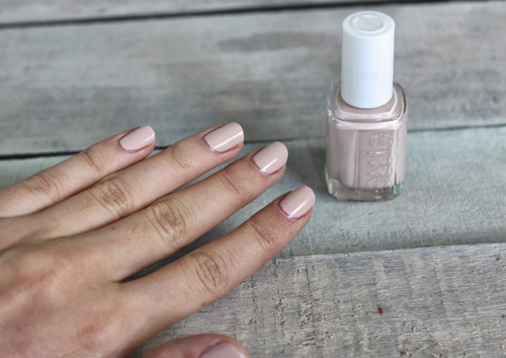essie manikiour