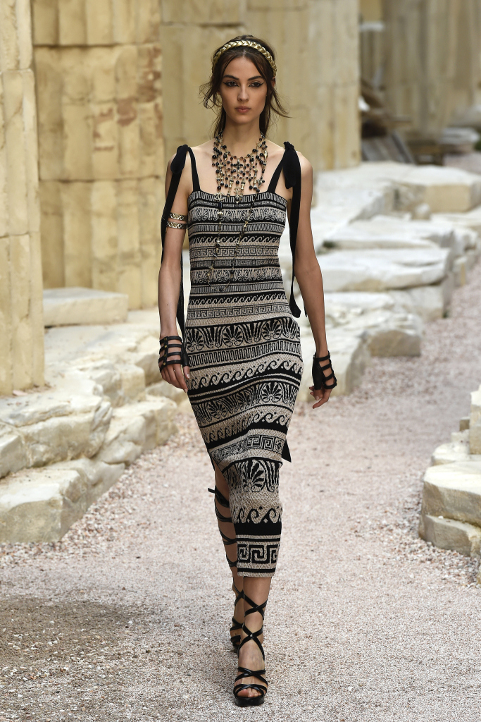 Chanel Cruise 2018 Show: All the Looks
