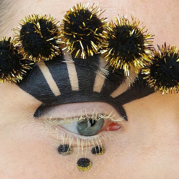 pom pom makeup 4