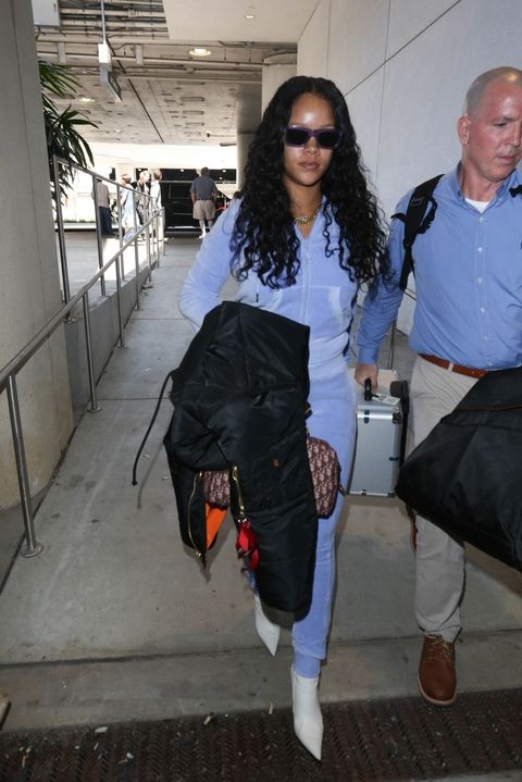 gallery-1498424327-rihanna