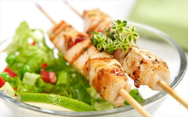 soublaki-kotopoulo-salata