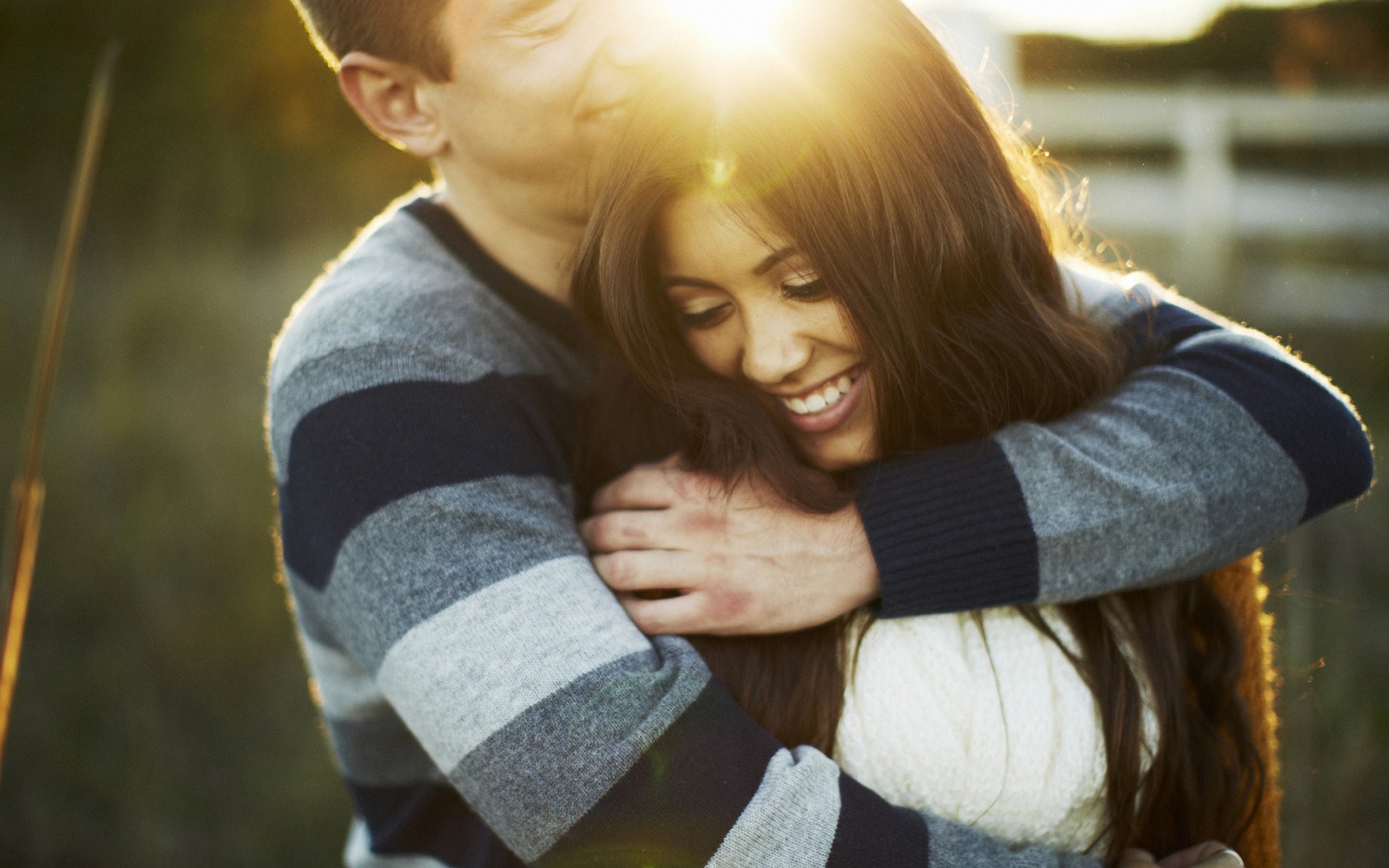 girl-boy-happy-couple-love-hug-sunlight-1680x1050