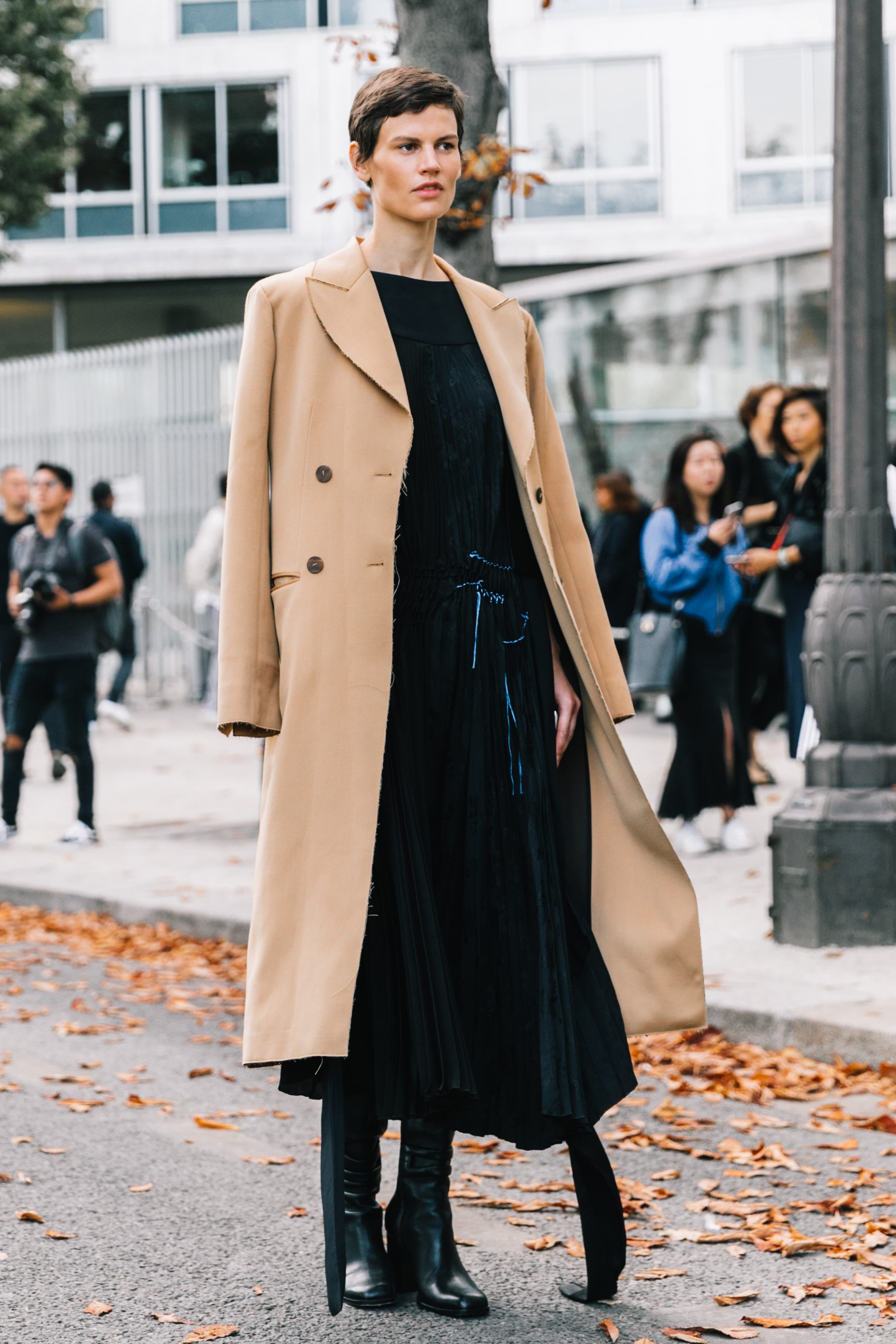 PFW-SS18-Paris_Fashion_Week-Street_Style-Vogue-Collage_Vintage-7-1-1800x2700
