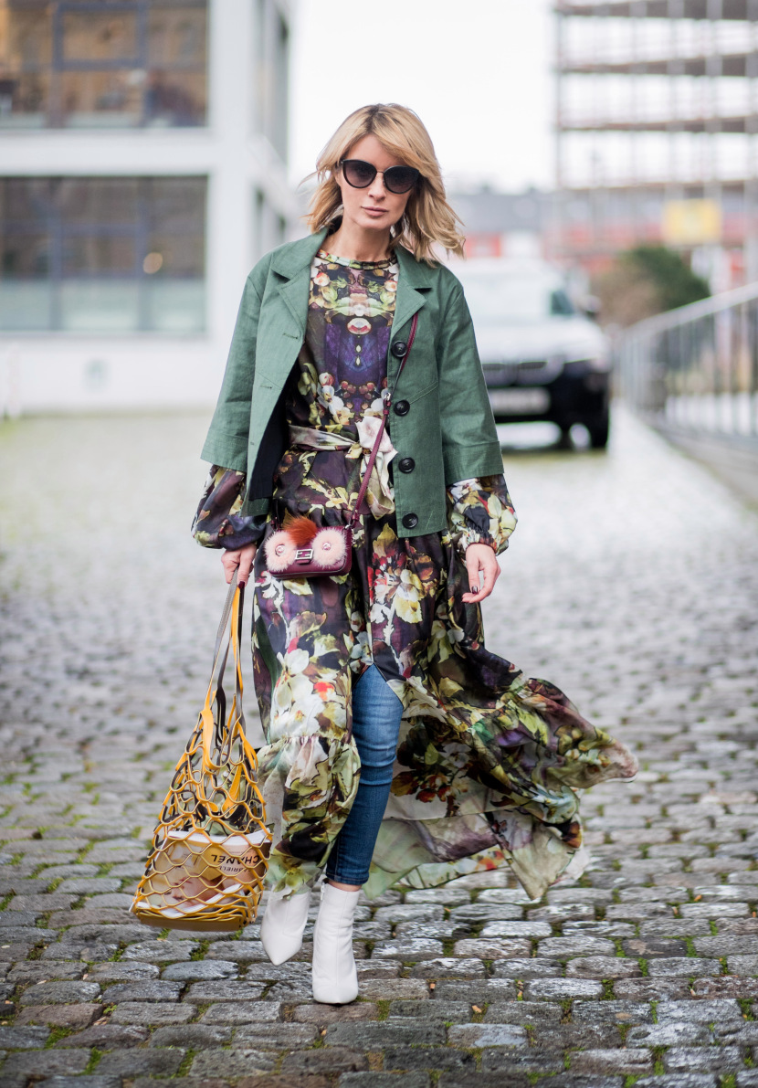 Street Style - Duesseldorf - December 8, 2017