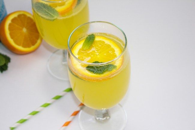 Sparkling-Orange-Drink-With-mint