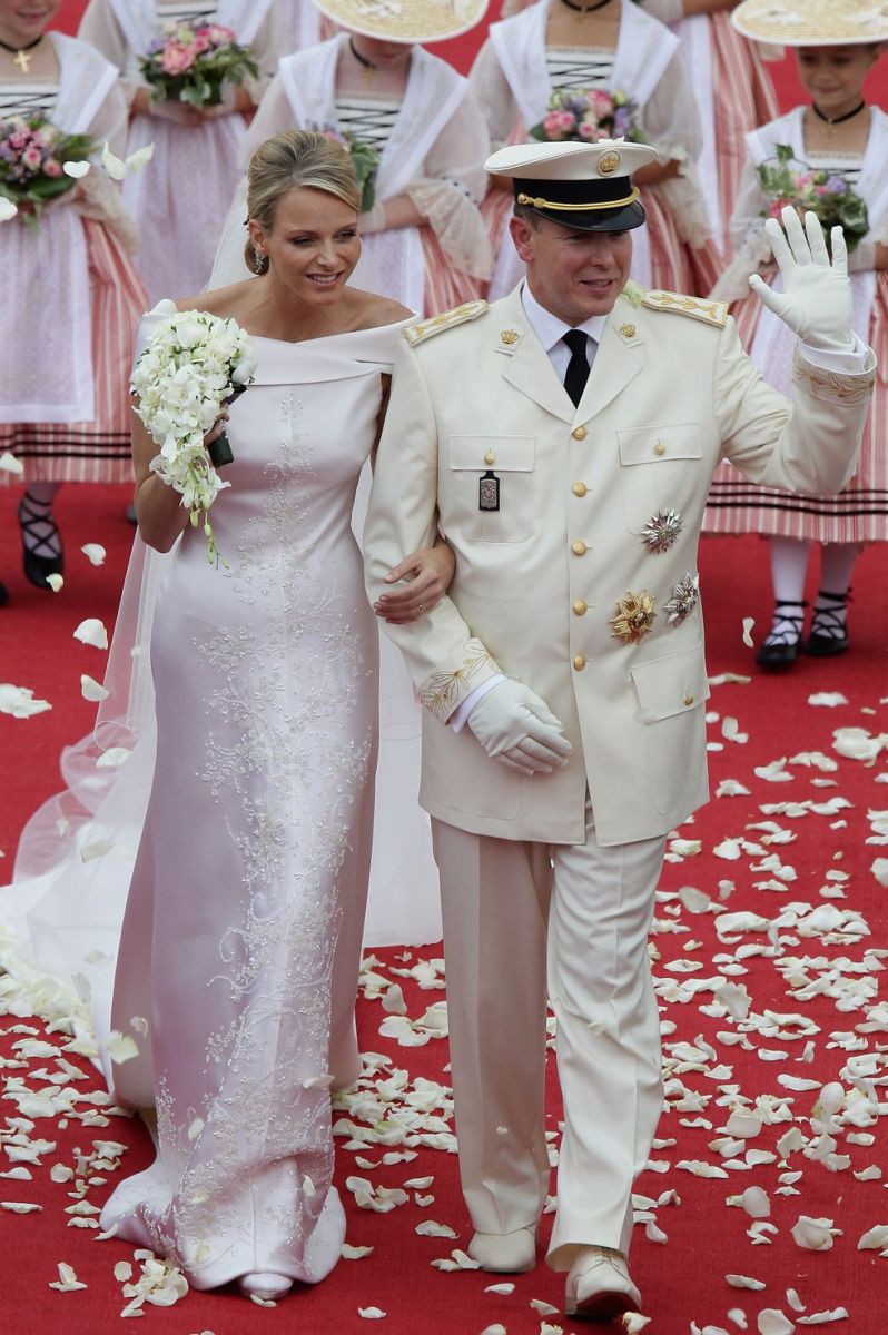 charlene-wittstock-royal-wedding-dress-1516604719