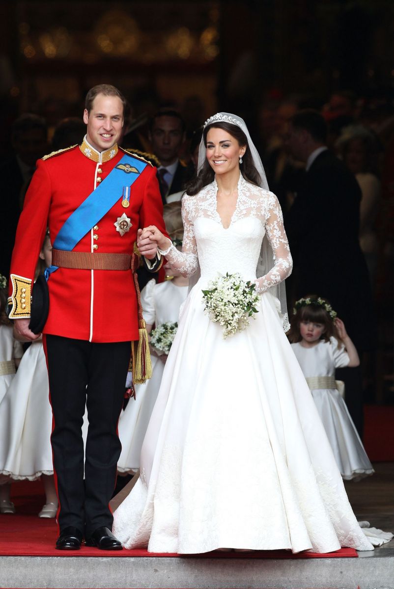 duchess-kate-wedding-dress-1516597634