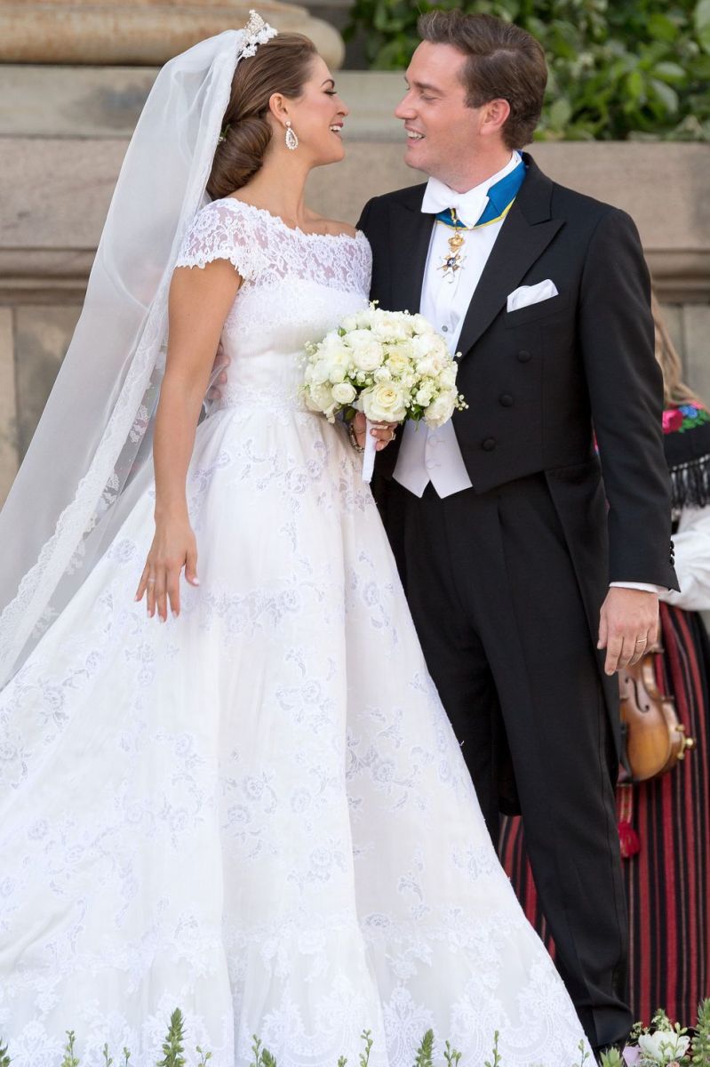 princess-madeleine-and-christopher-o-neill-of-sweden-wedding-dress-1516608320