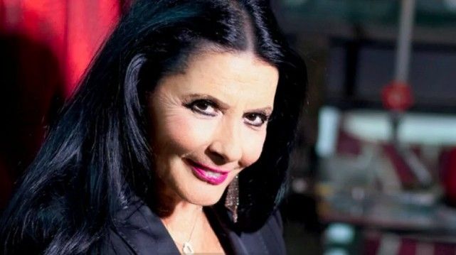 Ζωζώ Σαπουντζάκη: Δύσκολες ώρες για την γνωστή ηθοποιό - Fay's book
