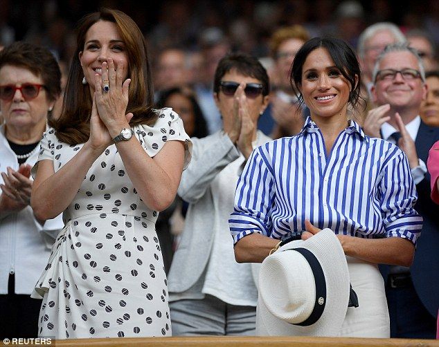 4E3E9AE100000578-5954971-Meghan_and_Kate_were_seen_applauding_Angelique_Kerber_s_win_agai-a-22_1531616756822