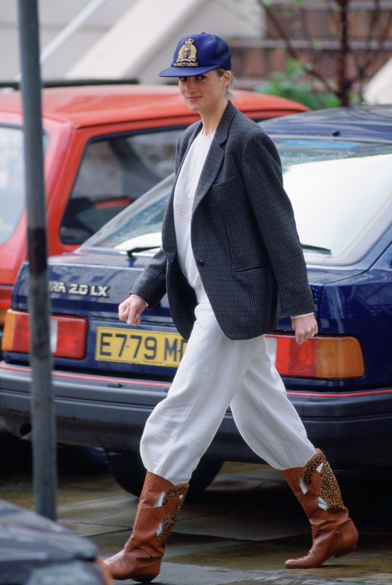 01-princess-diana-off-duty