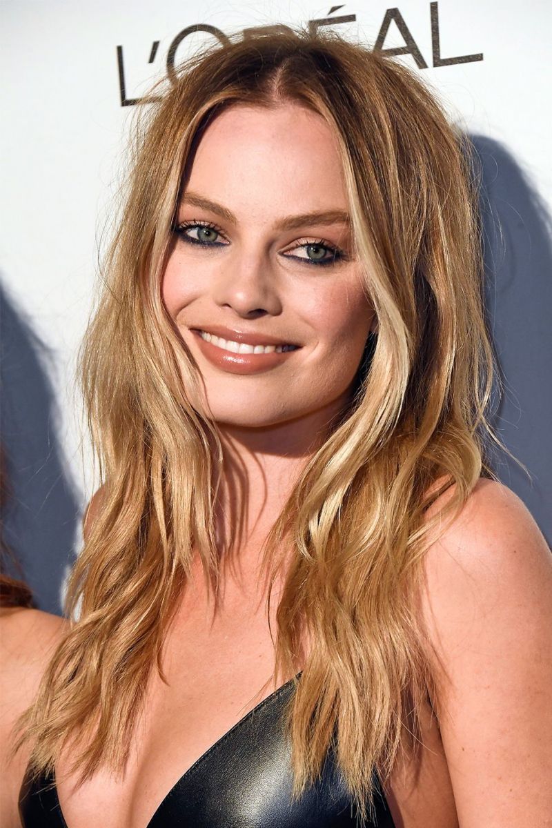 1504725970-margot-robbie-hair