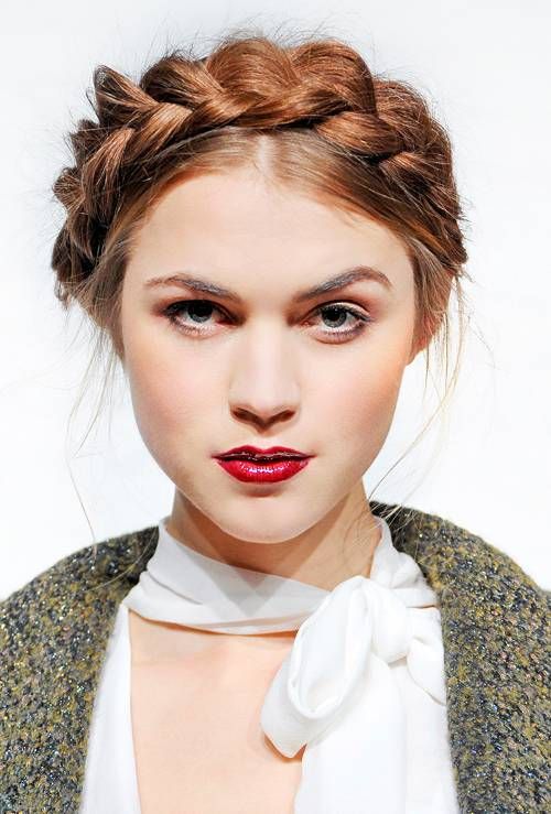 7-ways-to-wear-your-hair-up-that-dont-involve-ponytails-1587840.500x0c