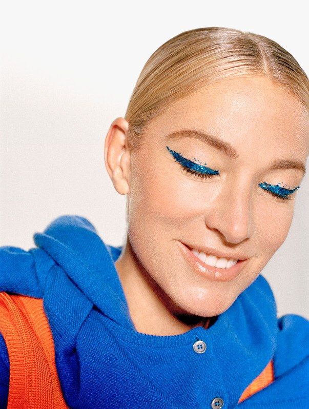 1108-glitterati-model-elaine-irwin-glitter-cat-eye