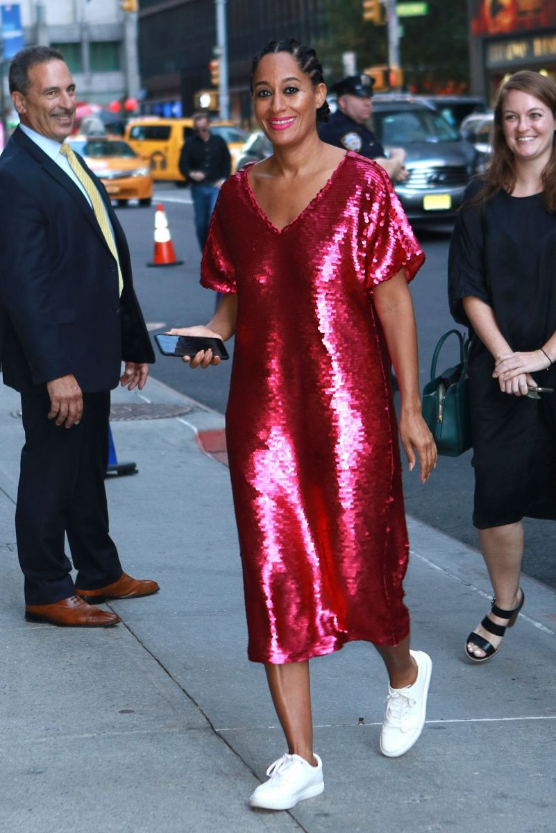 traceeellisrossjcpenneypinksequindress1