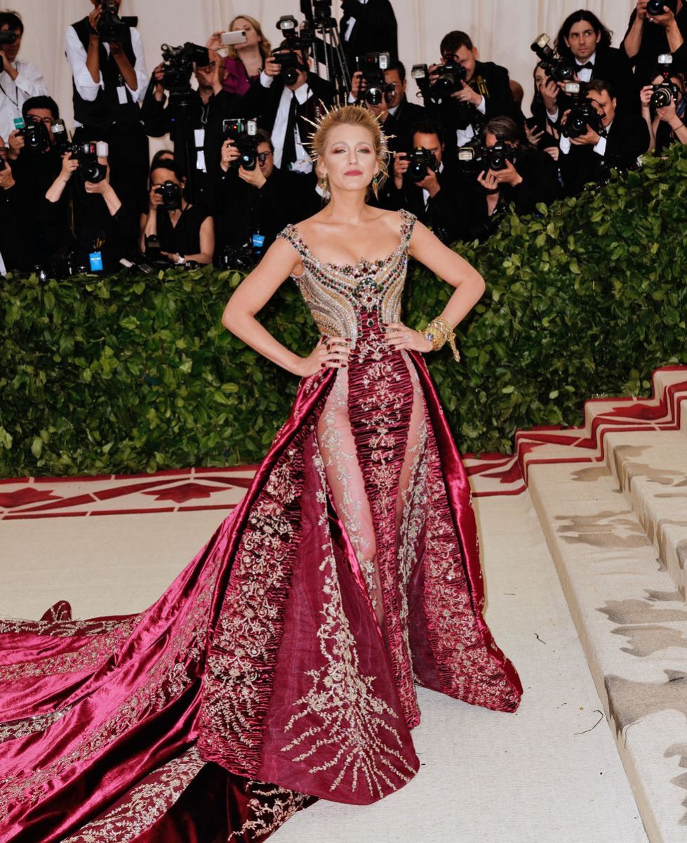 blake-lively-attends-heavenly-bodies-fashion-the-catholic-news-photo-956933498-1545414805