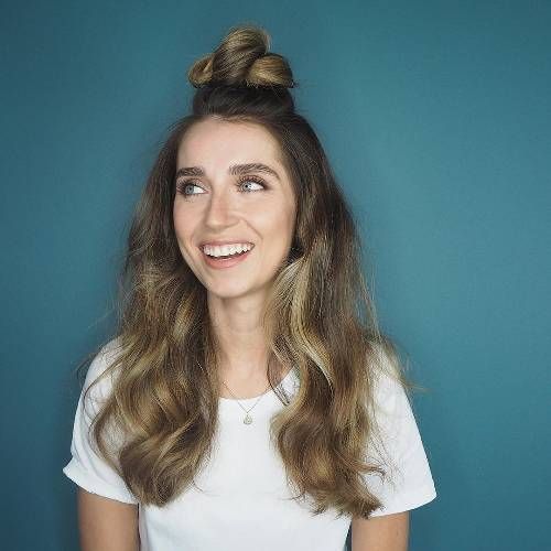 easy-work-hairstyles-275840-1546950834081-main.500x0c