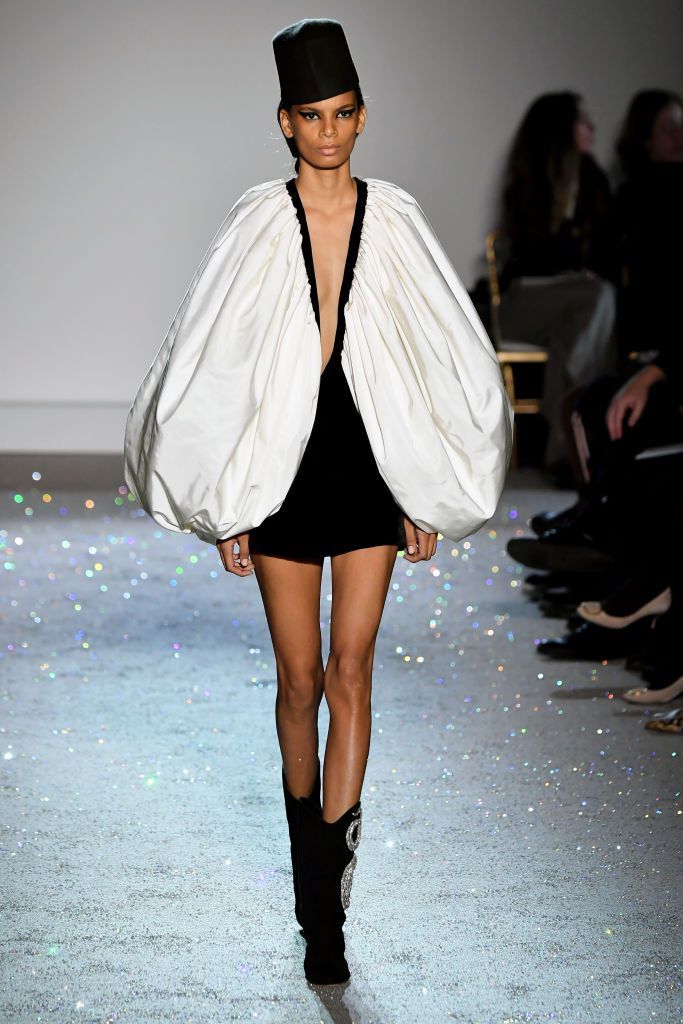 model-walks-the-runway-during-the-giambattista-valli-haute-news-photo-1097558020-1548186627