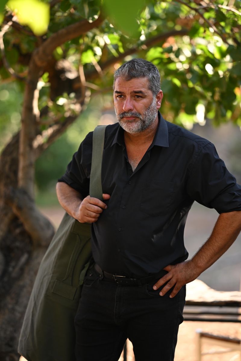 Σασμός, Βασίλης Μπισμπίκης